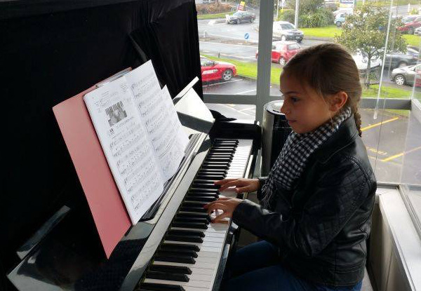 10 Weekly Beginner Piano Group Lessons incl. Registration, Two Coursebooks & Score Bag - Two Auckland Locations - All classes starting from 6th May 2021