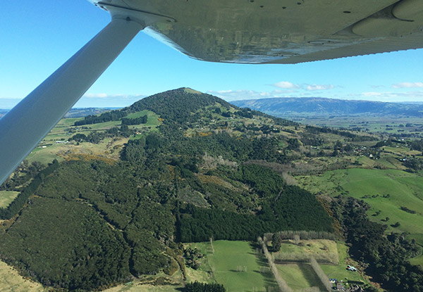 Introductory Hands-On Learn to Fly Lesson Over Dunedin incl. Ground Briefing