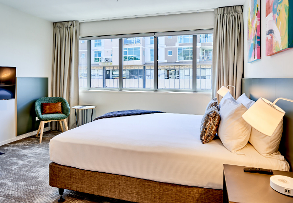 Luxury 4.5 Stay for Two at Sojourn Apartment Hotel on Ghuznee incl. Free Parking, WIFI & Late Check Out - Queen Studio & Deluxe King Studio Rooms Available - Option for One, Two or Three Nights