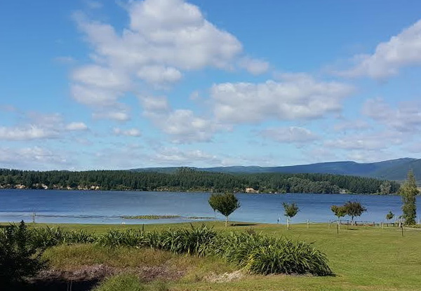 Two-Night Lake Maraetai Stay for Two People incl. Breakfast, WiFi & eBike Half Day Hire