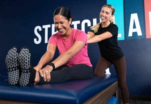 25-Minute One-On-One Assisted Stretch Session with a Flexologist at StretchLab Takapuna - Option for 50-Minute Session