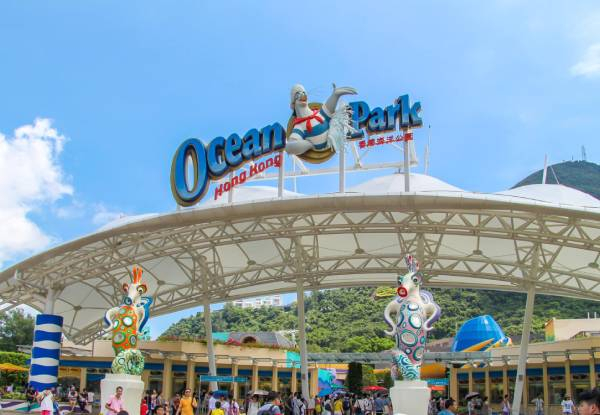 Per-Person, Twin-Share Five-Day Best of Hong Kong & Macau Getaway Package incl. Four-Star Accommodation, Airport Transfer, Group Bus, Guided Tour, Entry to Disney or Ocean Park & More