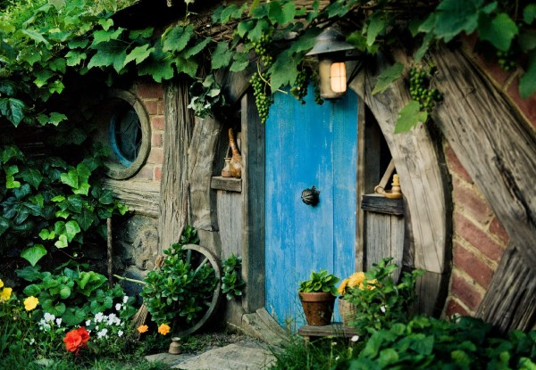 Hobbiton Movie Set & Waitomo Glowworm Caves Small Guided Return Tour for One Person - Options for Two Adults or One Child