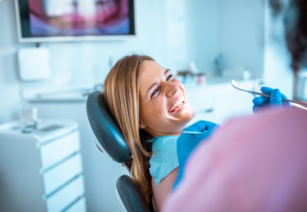 50-Minute Complete Dental Package incl. Full Dental Exam, Two Digital X-Rays, Clean & Polish