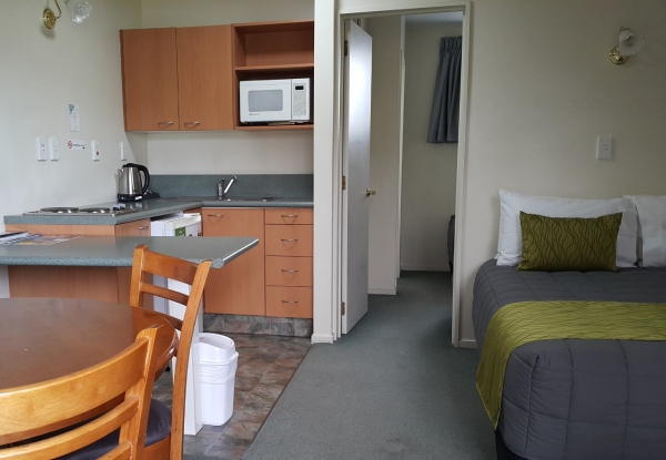 One-Night Christchurch Stay in a Unit Room for Two People - Option for Two Nights