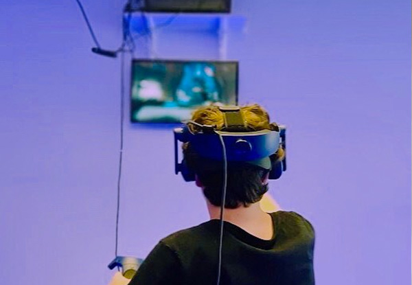 60-Minute Virtual Reality Experience for One Person incl. a Soft Drink - Options for up to Four People