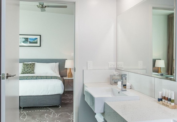 One-Night Whakatane Escape for Two People in a Standard One Bed Suite incl. Breakfast, Late Checkout, Sky & WiFi - Option for Four People in Two Bed Suite, Romantic Package & Two Nights - Valid from 1st May 2020