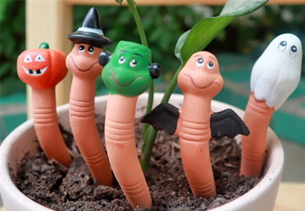 Five-Piece Set of Wormie Plant Watering Reminders