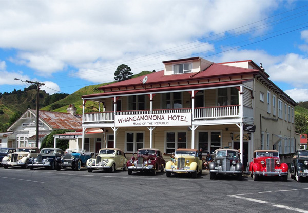 $100 for a One-Night Stay for Two People incl. Glass of Wine or Beer on Arrival & Full Continental Breakfasts (value up to $189)