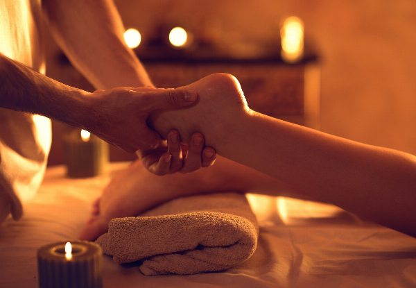 60-Minute Indulgent Pamper Package incl. Head, Neck & Shoulder Massage with Oil & Foot Reflexology with Herbal Foot Spa