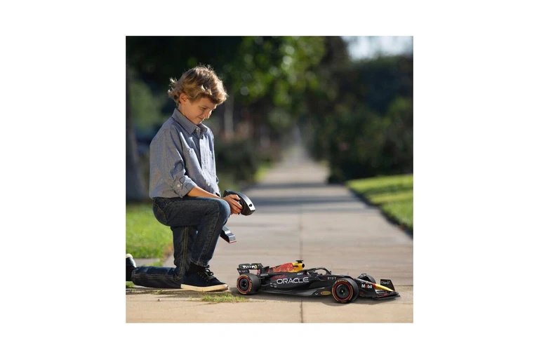 Maisto 1:10 F1 Red Bull RC Car RB-19 Verstappen #1