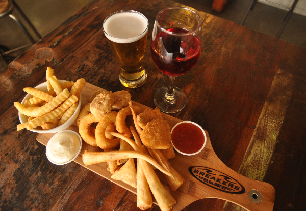 Snack Platter incl. Four New Zealand Tap Beers or House Wines for Two or Four People