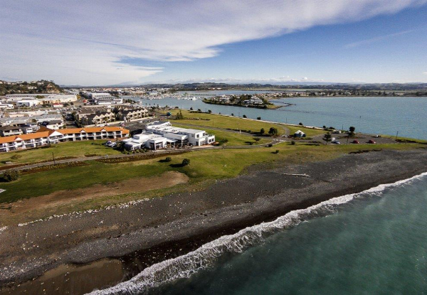 Saturday Night Waterfront Stay for Two in Napier incl. $100 Food & Beverage Voucher