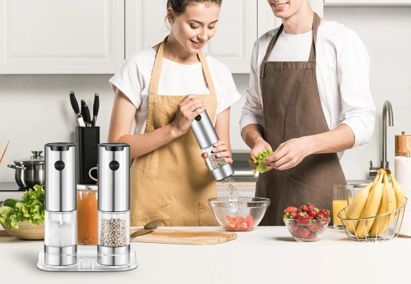 Two-Piece Automatic Kitchen Salt and Pepper Grinder Set