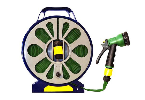 15-Metre Flat Garden Hose with Seven-Function Spray Nozzle