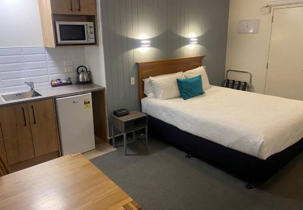 One-Night Stay at City Suites Tauranga in a Standard Studio Room for Two People