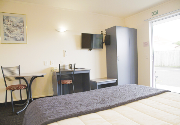 One-Night Stay for Two People in a Studio Room incl. Parking & WiFi - Valid for Friday, Saturday & Sunday Nights