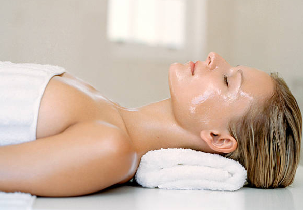 Treat Yourself to a 60-Minute Pamper Package incl. Deep Hydration Facial, Neck & Shoulder Massage