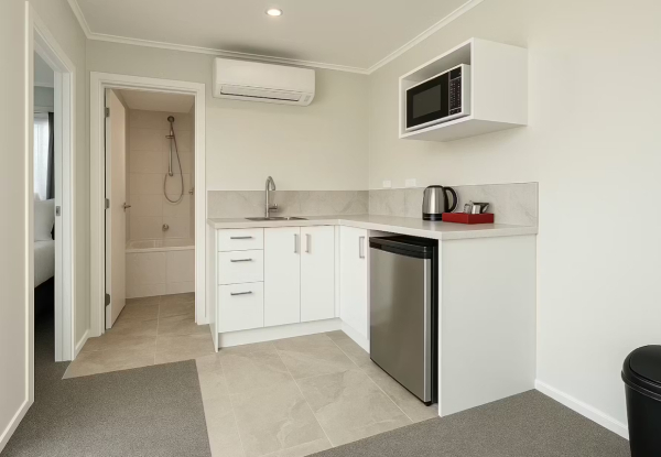 Stay, Park & Airport Transfer Package - Two-Night Superior Room Stay Near Auckland Airport, Plus Car Parking While You Travel, & Airport Shuttle - Options for up to for up to Five People