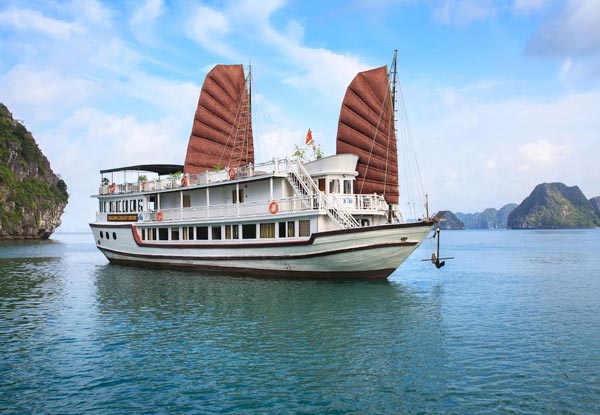 Per-Person Twin-Share for a Five-Day North Vietnam Tour from Hanoi to Halong Bay incl. Meals, Accommodation, Pick Up & Drop off Airport, Transfers & More