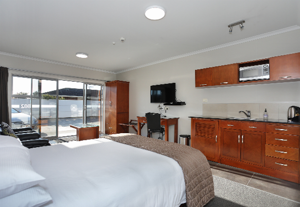 One-Night Stay in Palmerston North for Two People in a Studio Room with Spa incl. Chocolates, Continental or Cooked Breakfast, & Late Check-Out - Option for Two Nights