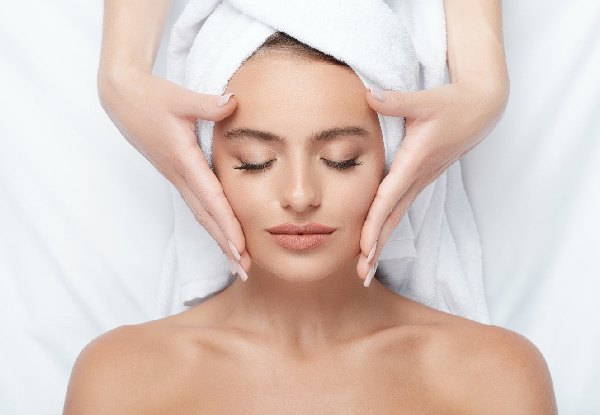 40-Minutes Facial Yoga, incl. Facial Massage, Facial Sculpting, Facial Pull Tendons, Facial Mask & Coupon for In-Store Spending
