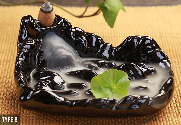 Flowing Smoke Incense Holder incl. a 10-Pack of Incense - Ten Styles Available