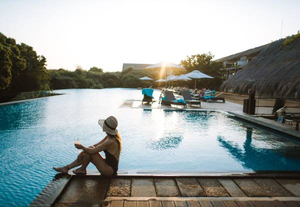 Per Person, Twin-Share Nine-Day Sri Lankan Private Tour Package Incl. Airport Pick-Up, 3/4 Star Accommodation, Private A/C Transport, English Speaking Guide/Chauffer, Breakfast & Dinner
