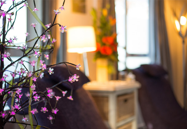 One-Night Girly Weekend Getaway for One Person incl. Accommodation, Spa Treatment & an Evening Cocktail in the Club Lounge - Options for Weekday Getaway & up to Four People