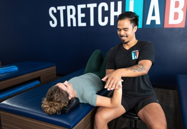 25-Minute One-On-One Assisted Stretch Session with a Flexologist at StretchLab Wellington - Option for 50-Minute Session