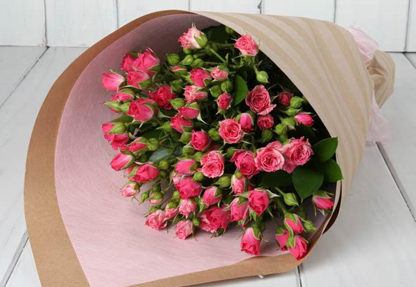 $50 Seasonal Flower Voucher incl. a Gift Card & Free Auckland Urban Delivery - Option for $80 Voucher