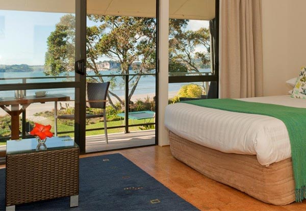 Coromandel Beachfront Break for Two People - Options for a Two or Three-Night Stay incl. Late Checkout, Free WiFi & Use of Kayaks, Beach Bar, BBQ Deck & Spa Pool