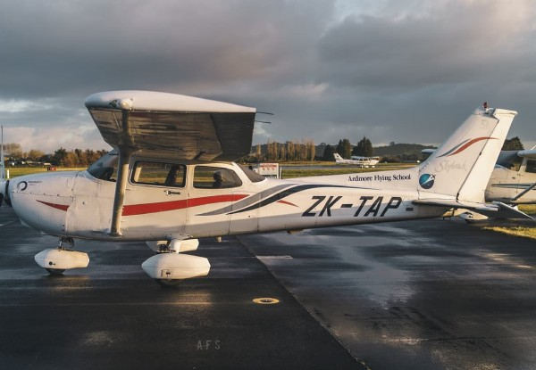 1.5 Hour Introductory Flight Experience incl. Pre-Flight Briefing, Visual Walk Around & One Hour Flying time in Cessna - Two Air Craft Options Available