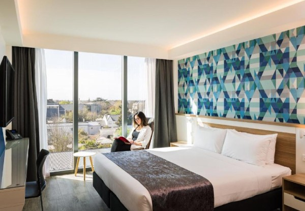 One-Night Central Christchurch 4-Star Stay for Two People in a King or Twin Room incl. Daily Buffet Breakfast & Late Checkout - Option to incl. Dinner & Drink for Two People