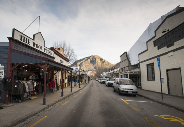 Half-Day Best of Queenstown Sightseeing Tour incl. Shared Cheesboards & Wine Tasting, 30-Minute Scenic Boat Cruise on Lake Wakatipu & Central Queenstown Pick Up for One Person - Options for Two or Four People