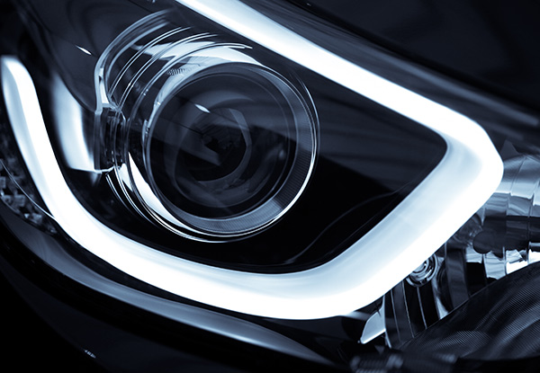 Headlight Restoration with UV Coating incl. Three-Year Warranty