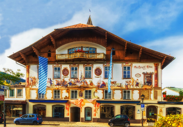 Per-Person Twin-Share Oberammergau - Passion Play Experience incl. Sightseeing in Florence, Premium Tickets to the Play, Private Boat in Venice & More