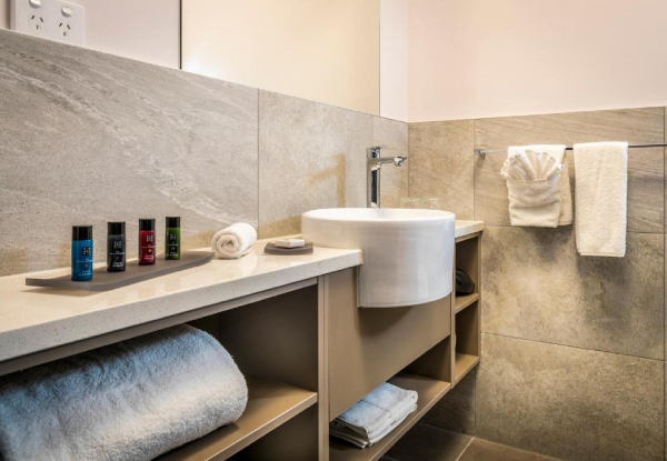 One-Night Auckland City Getaway for Two People Incl. Complimentary Upgrade to Deluxe Room, Late Check-Out & Carpark - Option for Two-Nights