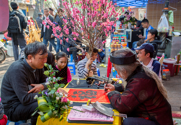 Per-Person, Twin-Share 10-Day South to North Vietnam Tour 2019 incl. Accommodation, Transport, Mekong Delta Boat Trip, English Speaking Guides, Internal Flight, Sightseeing & Activities