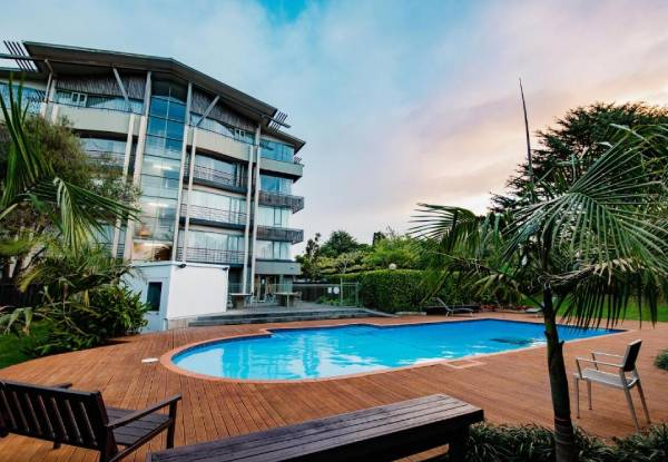 Auckland Break Getaway for Two incl. Daily Cooked Breakfast, Free Parking, Late Check-Out & Gym Access - Option for a Family Getaway for Two Adults & Two Children