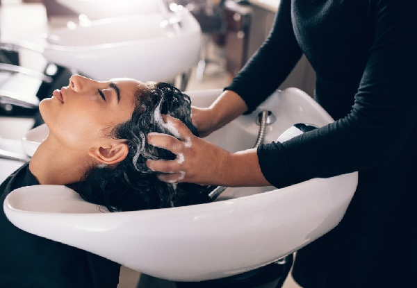 Keratin Smoothing Hair Treatment incl. Shampoo, Head Massage & Blow Wave