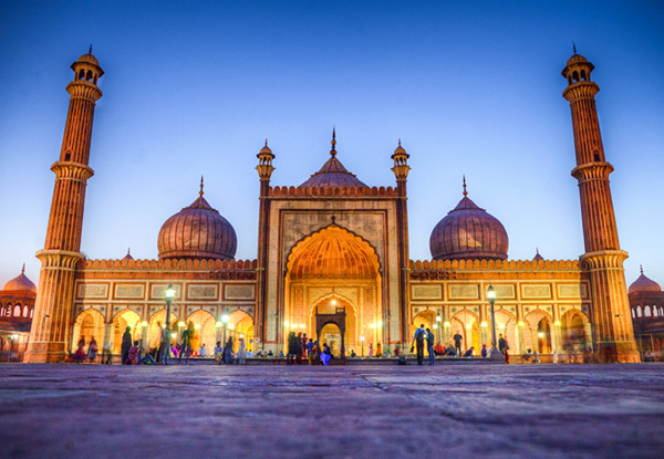 Per Person, Twin Share 10-Day Treasures of India Tour incl. International Flights, Domestic Transport, 4 or 5 Star Hotels & an English Speaking Guide - Options for High or Low Season