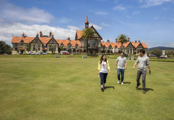 Per-Person Twin-Share Ultimate Eight-Day North Island Holiday Package incl. Hotels, Hobbiton Movie Set Tour, Guided Tour of Hamilton Gardens, Redwoods Tree Walk & More