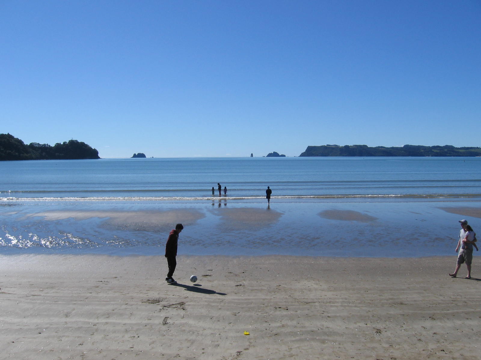 Coromandel Beachfront Break for Two People incl. Late Checkout & Free Wifi - Options for a Two- or Three-Night Stay