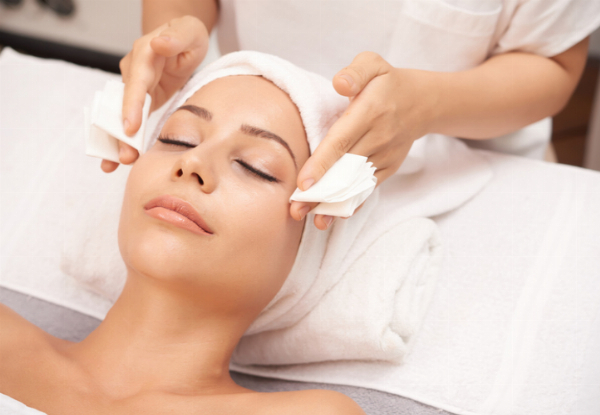 Indulgent Facial incl. Face, Neck & Head Massage for One Person - Option for Couples Available
