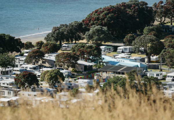 Two Nights on the Matakana Coast in a Cabin for Two People incl. Late Checkout – Options for Beachfront, Families of Four & up to Three Nights