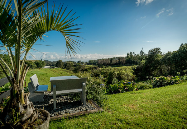 One-Night or Two-Night Stay in the Bay of Plenty Countryside - Option for Weekday or Weekend in a Queen or Super King Room