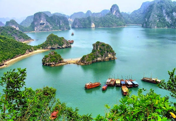 Per-Person Twin-Share 12-Day Tour of Vietnam & Cambodia incl. Transport, Accommodation, English Speaking Tour Guide & Overnight Halong Bay Cruise