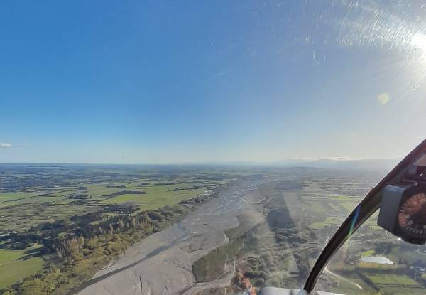 One-Hour Trial Flight incl. Pre-Flight Briefing, Take Off In-Flight Guidance & Landing