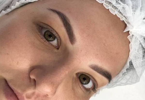 Consultation & Powdered Eyebrow Treatment incl. Second Follow-Up Treatment